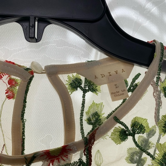 Adiva bell sleeves floral embroidered blouse - Picture 4 of 6